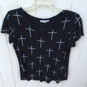 CROSS T SHIRT